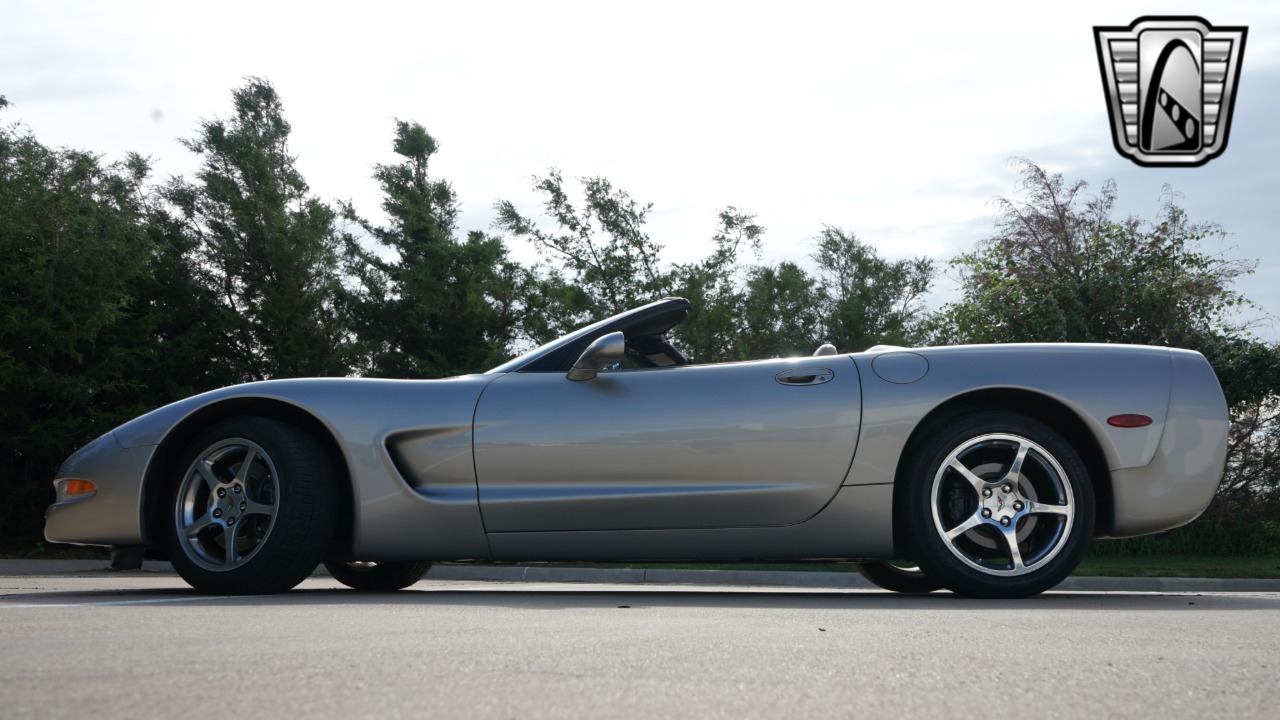 2001 Chevrolet Corvette 25