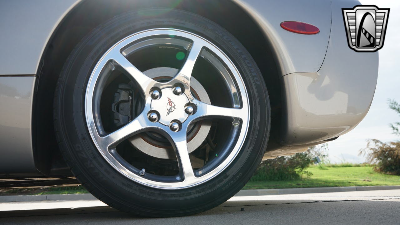 2001 Chevrolet Corvette 6