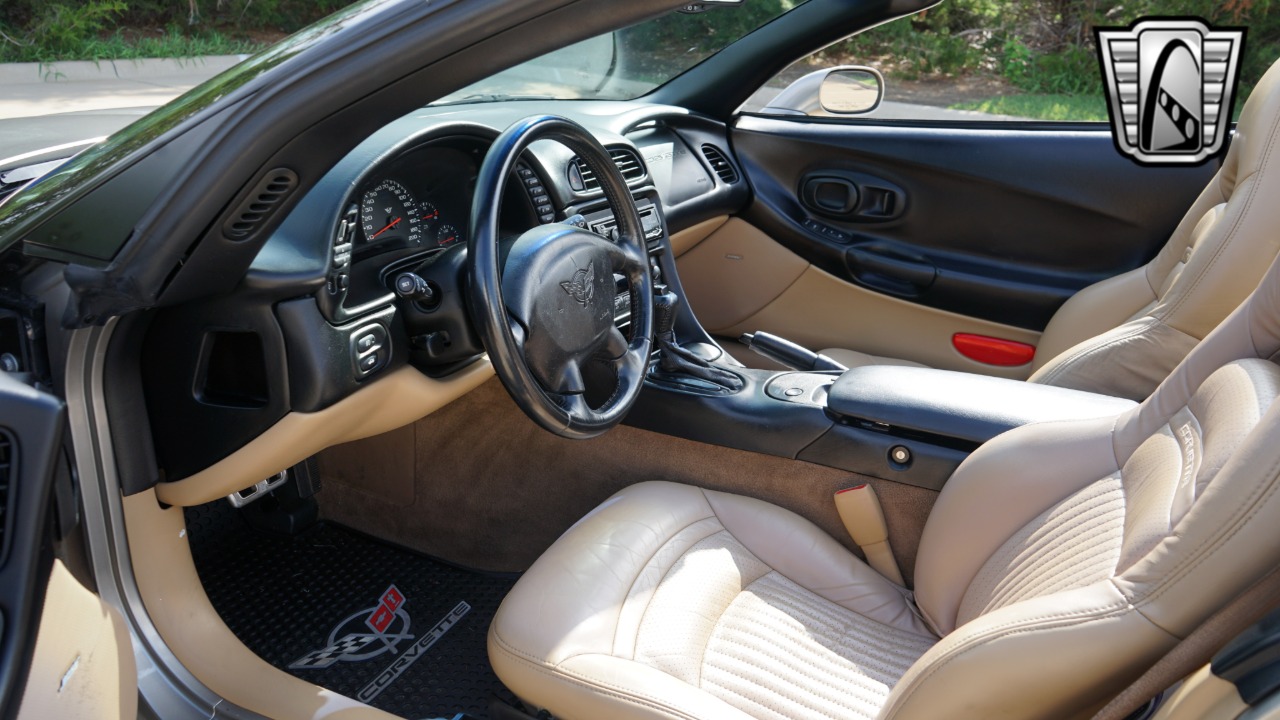 2001 Chevrolet Corvette 10