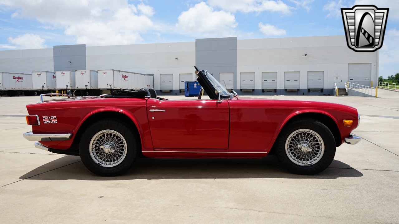 1972 Triumph TR6 37