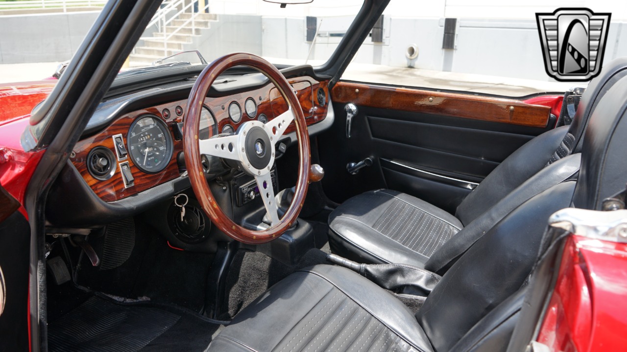 1972 Triumph TR6 16