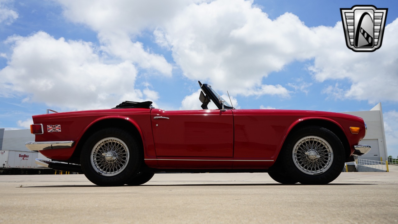 1972 Triumph TR6 38