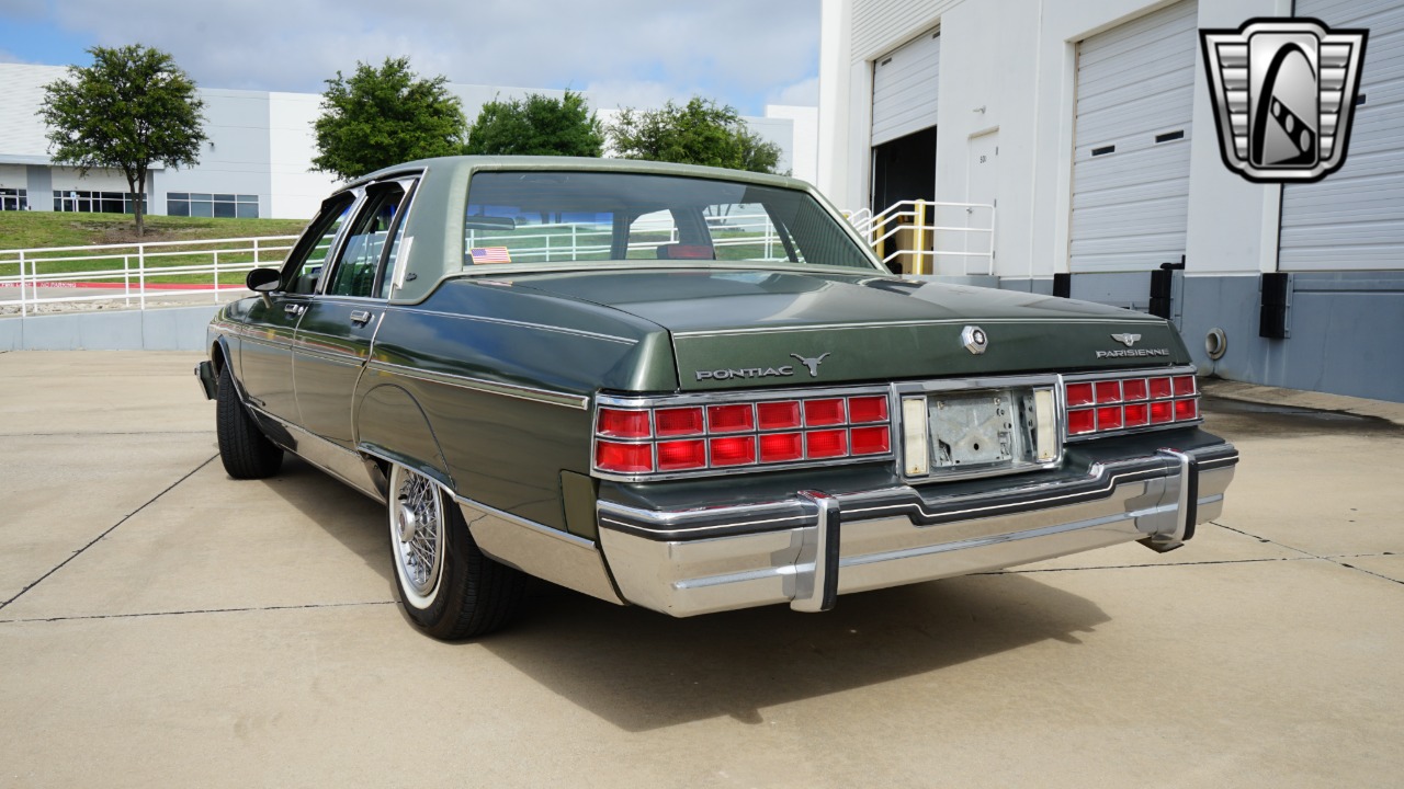1985 Pontiac Parisienne 32