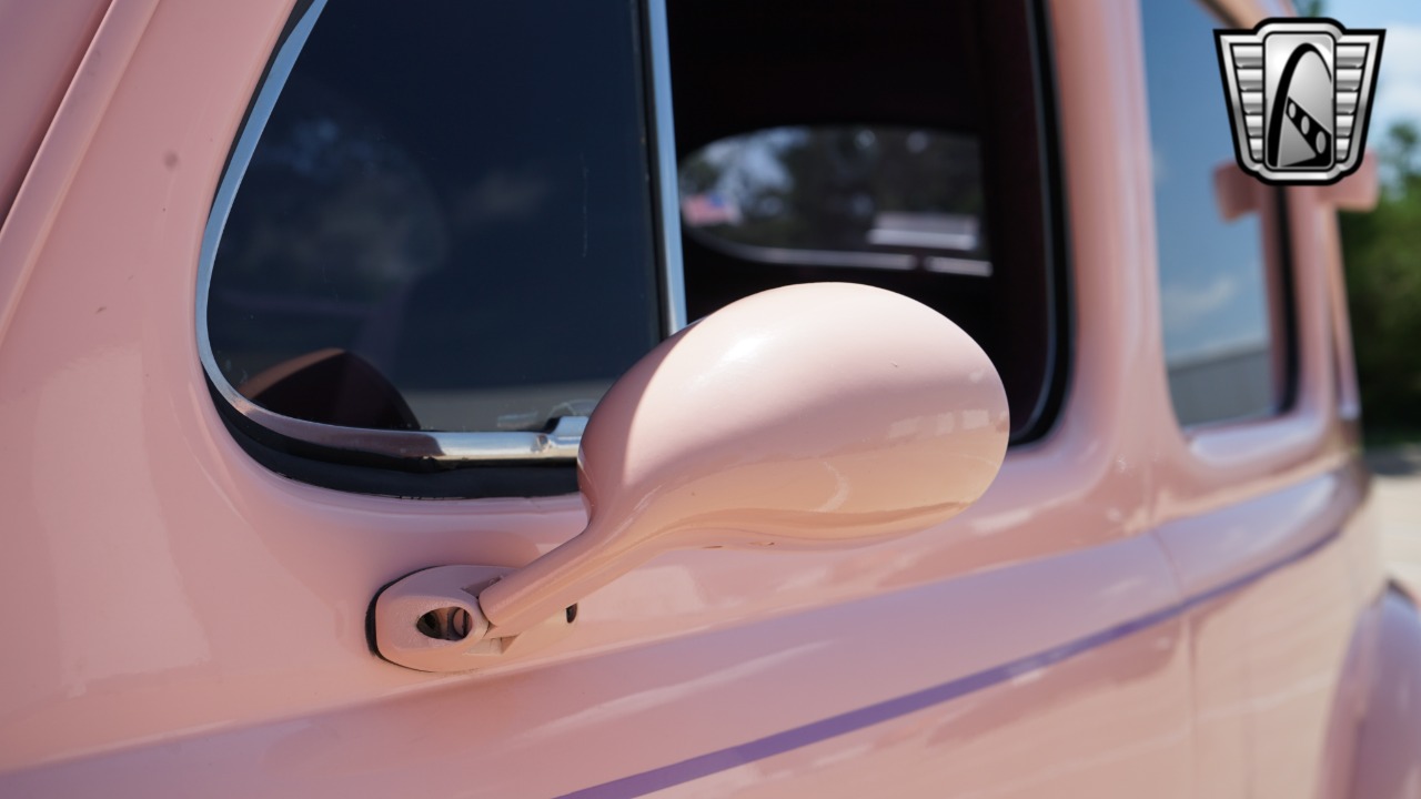 1947 Ford Customline 74
