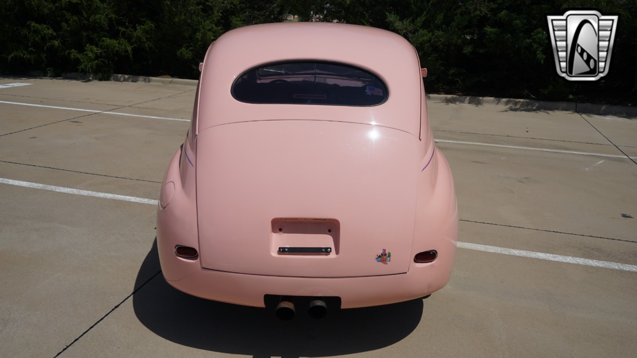 1947 Ford Customline 33