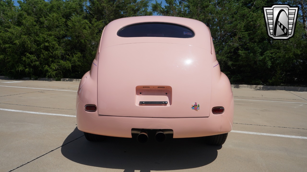 1947 Ford Customline 34