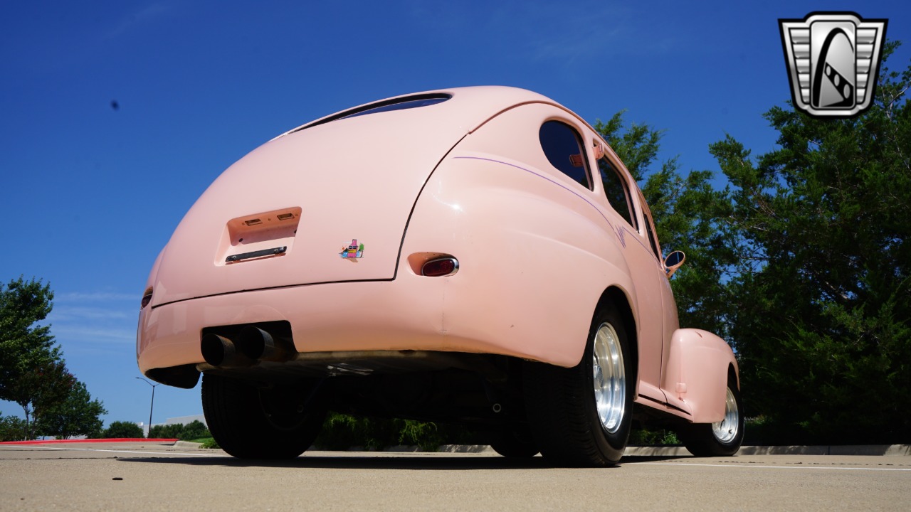 1947 Ford Customline 37