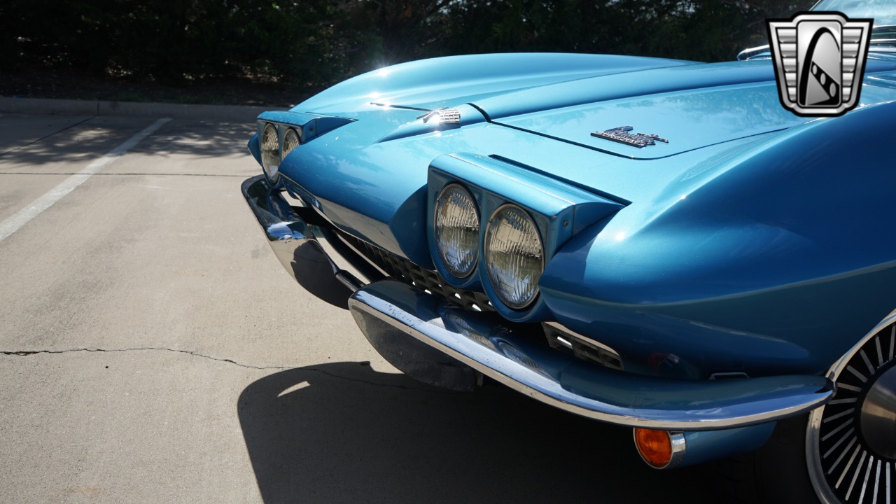 1966 Chevrolet Corvette 46
