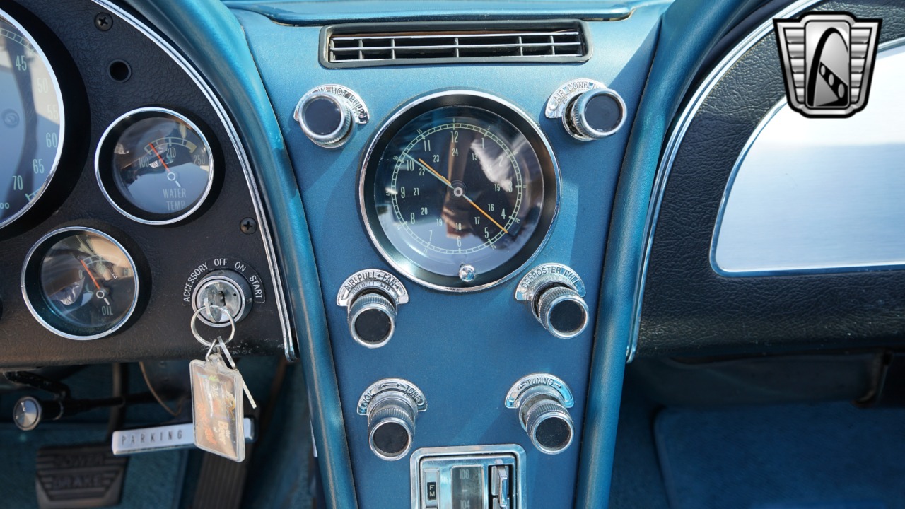 1966 Chevrolet Corvette 18