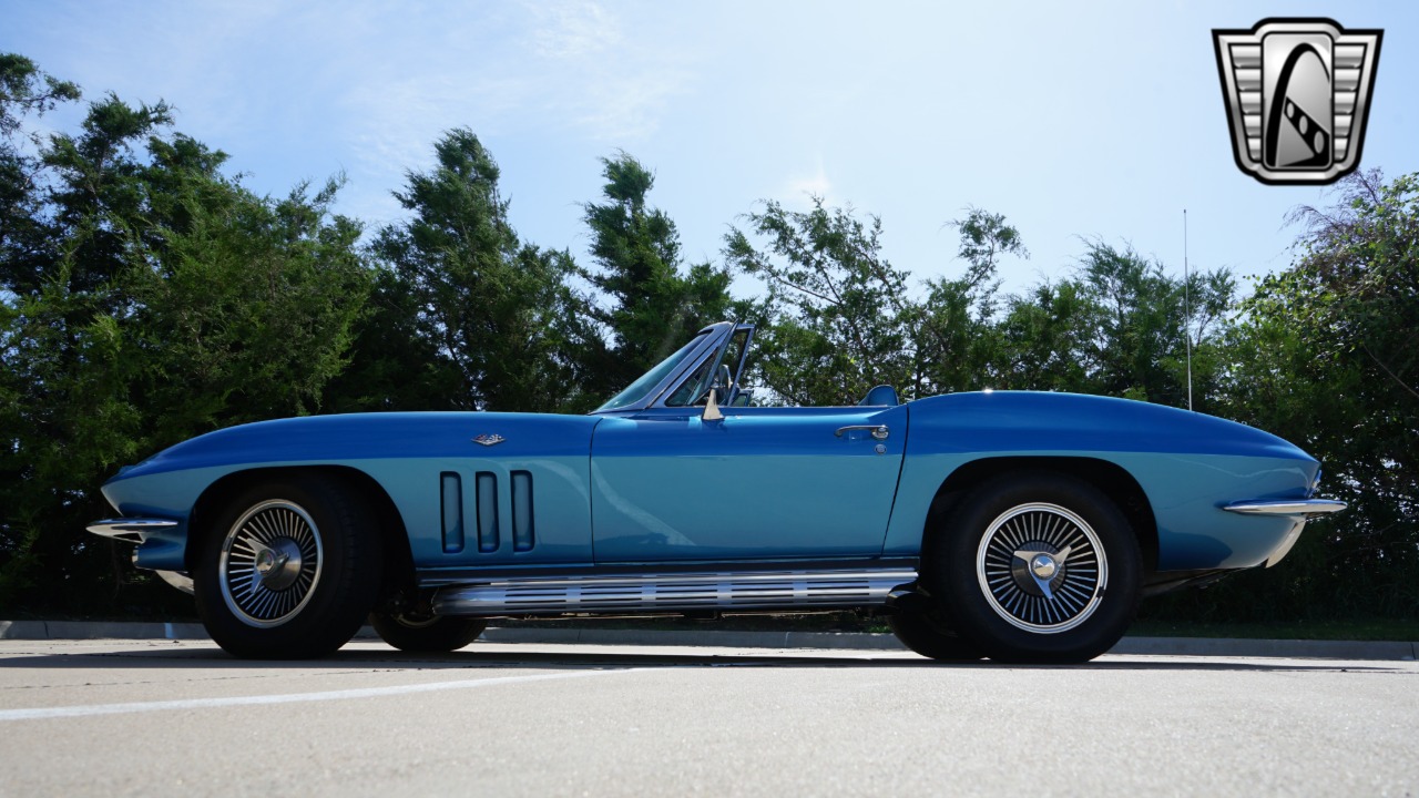1966 Chevrolet Corvette 29
