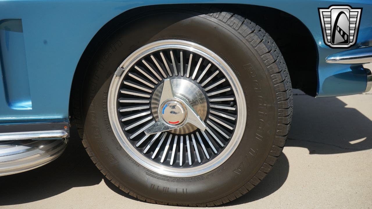 1966 Chevrolet Corvette 8
