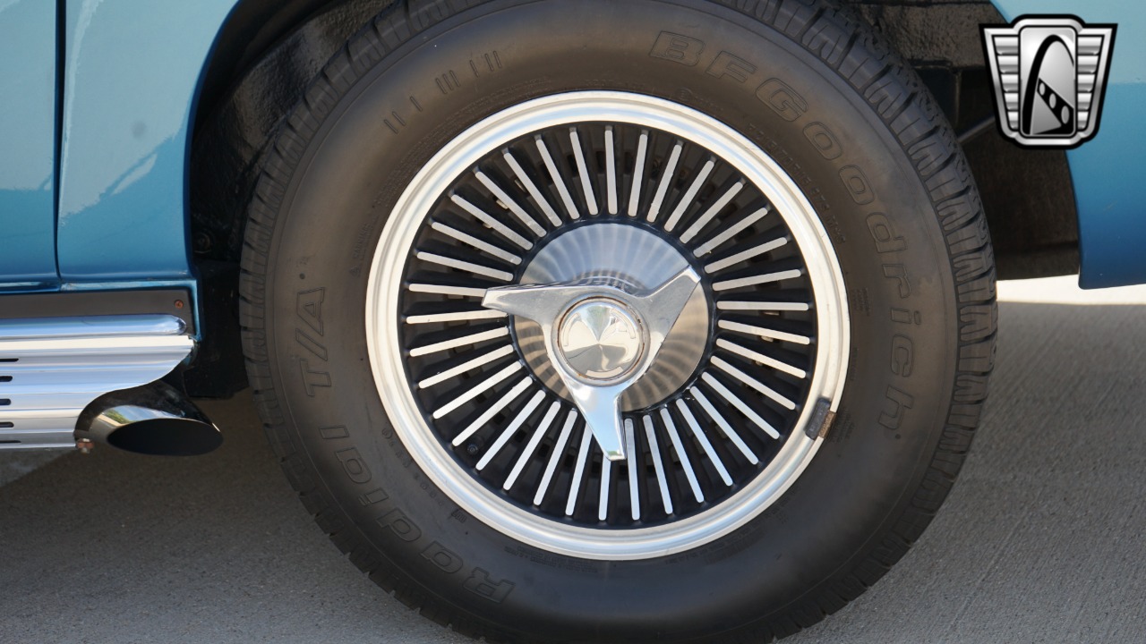 1966 Chevrolet Corvette 10