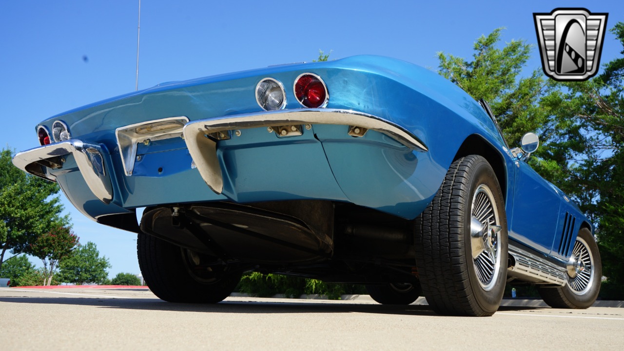 1966 Chevrolet Corvette 37