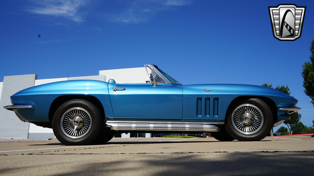 1966 Chevrolet Corvette 39