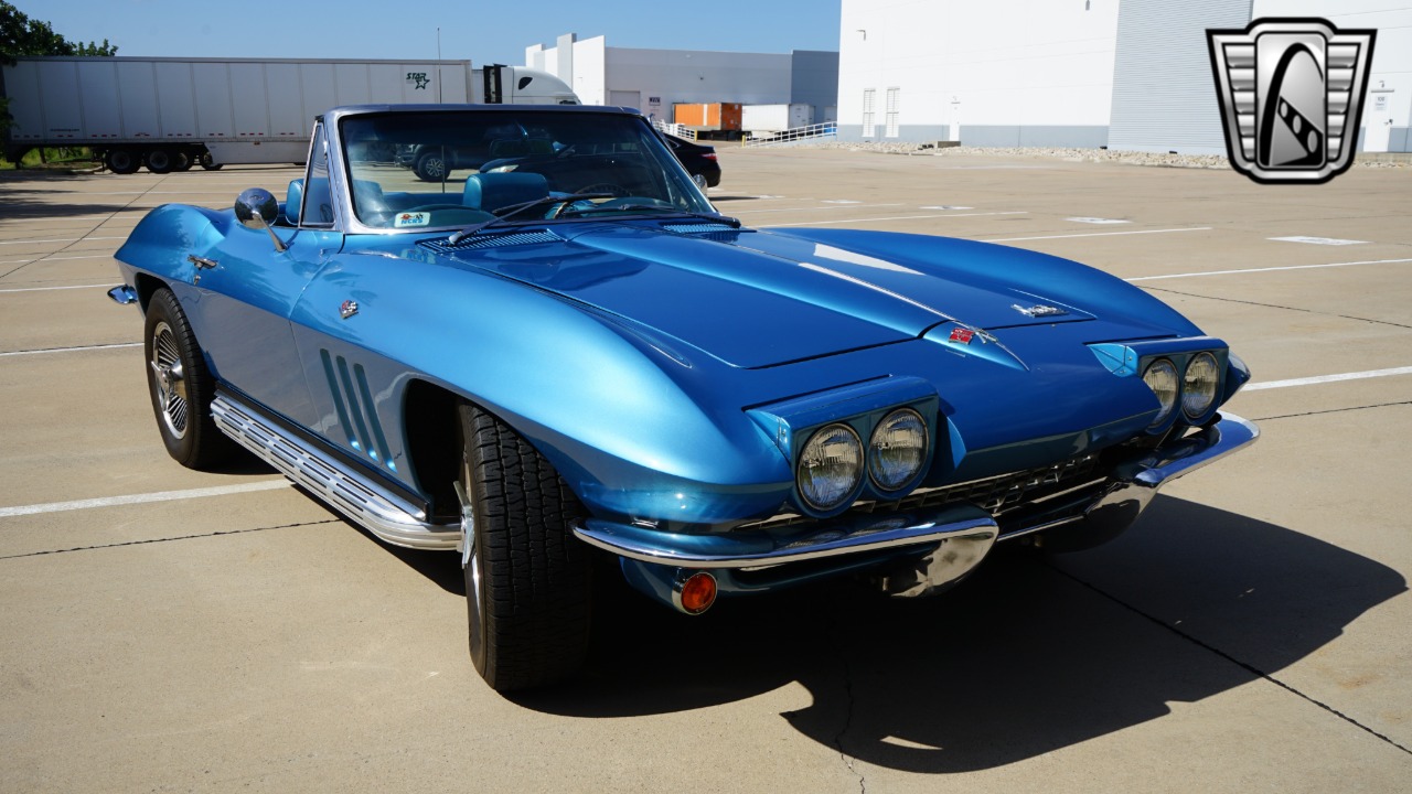 1966 Chevrolet Corvette 41