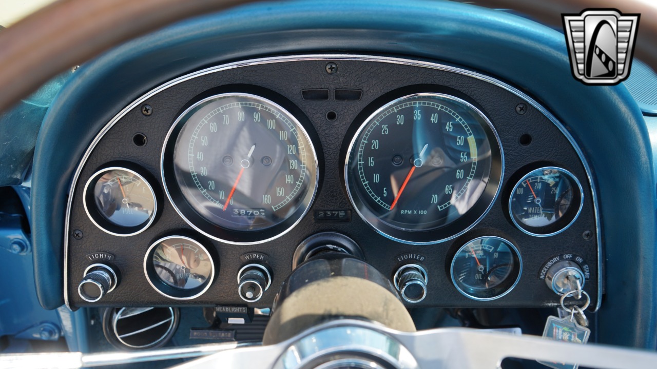 1966 Chevrolet Corvette 16