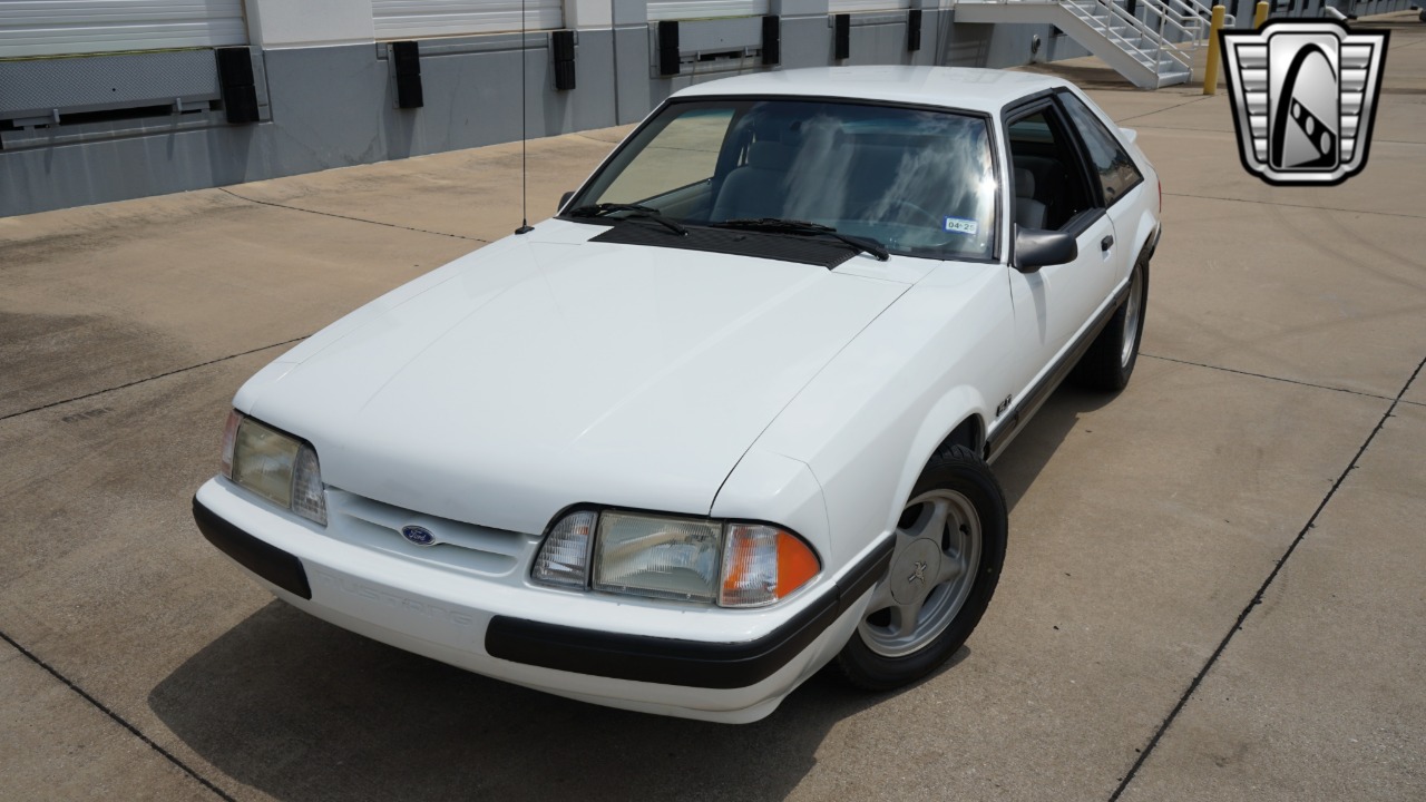 1987 Ford Mustang 23