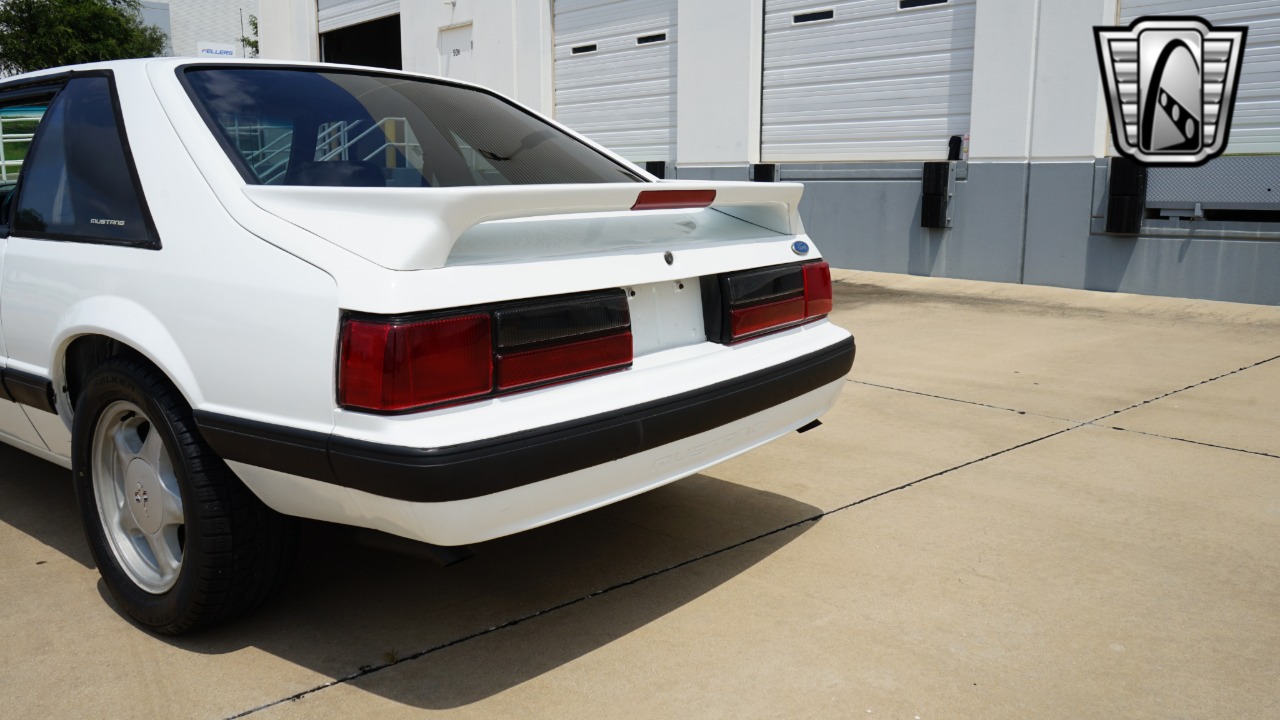 1987 Ford Mustang 44