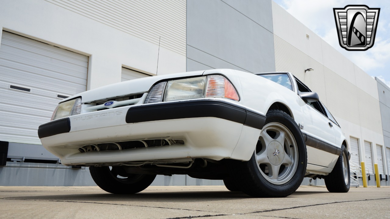 1987 Ford Mustang 24