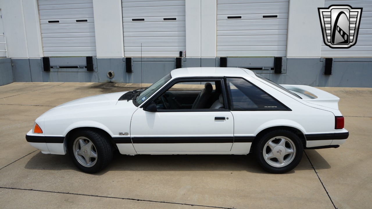 1987 Ford Mustang 25