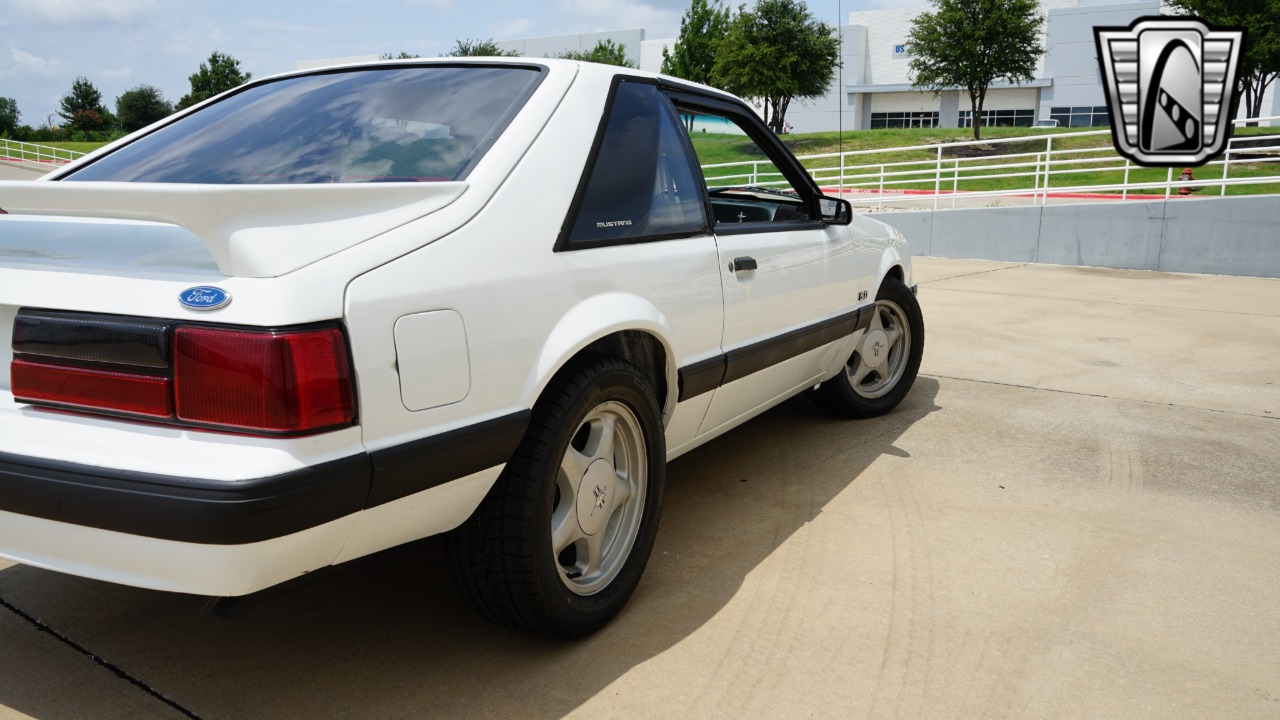 1987 Ford Mustang 47