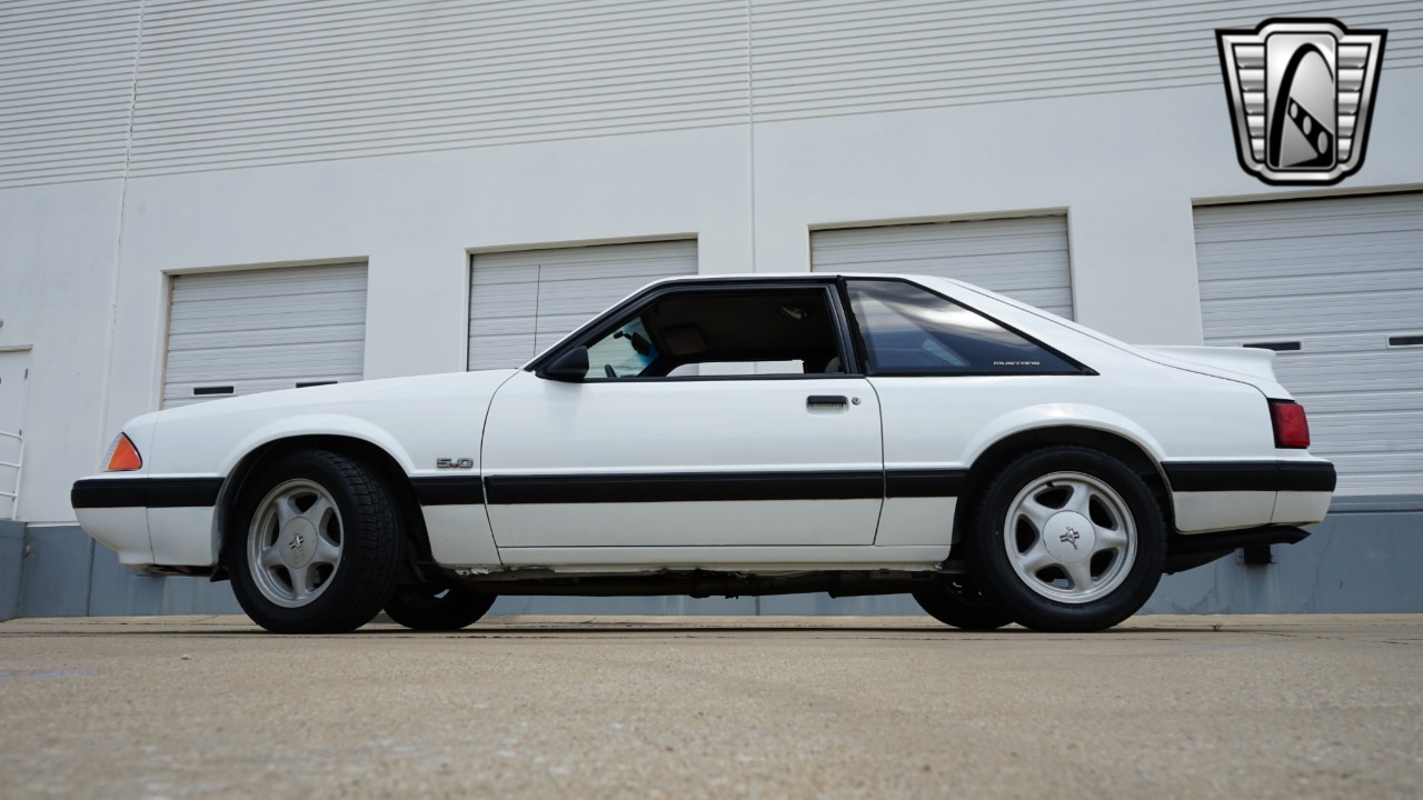 1987 Ford Mustang 26