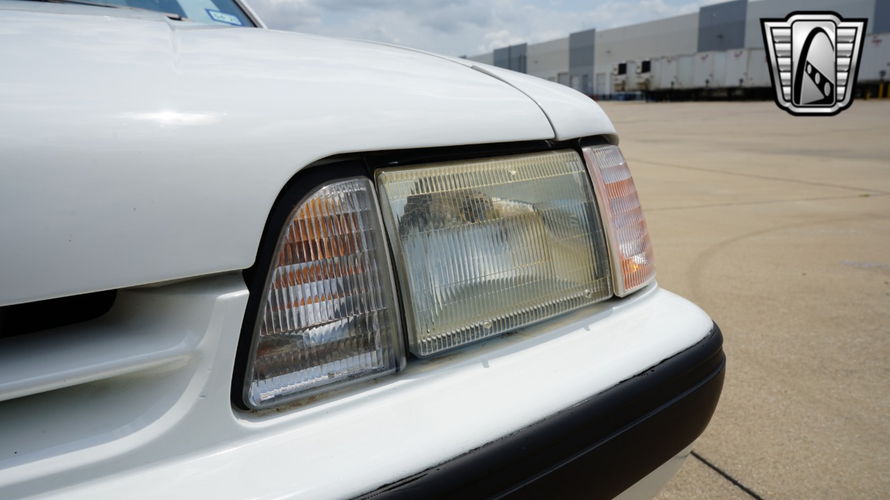 1987 Ford Mustang 72