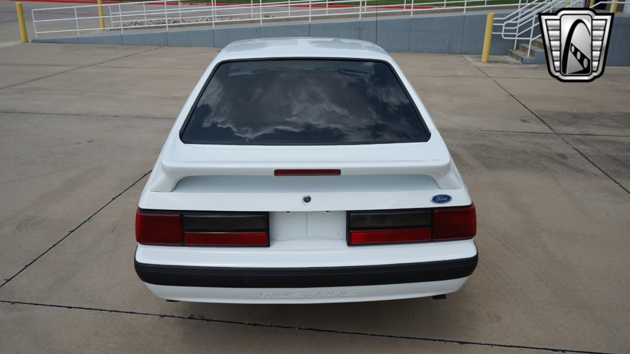 1987 Ford Mustang 30