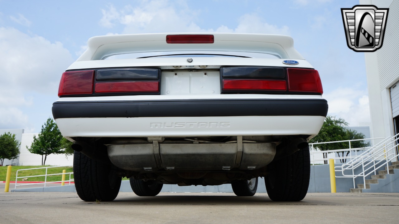 1987 Ford Mustang 4