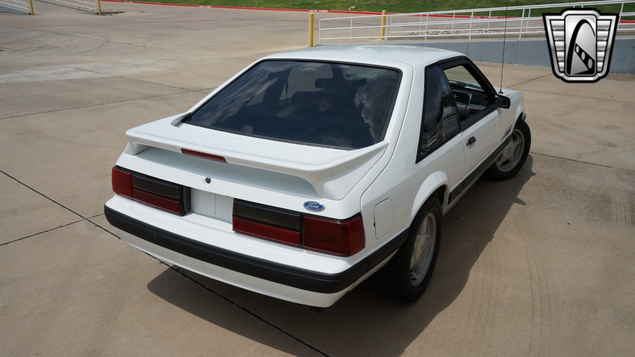 1987 Ford Mustang 32