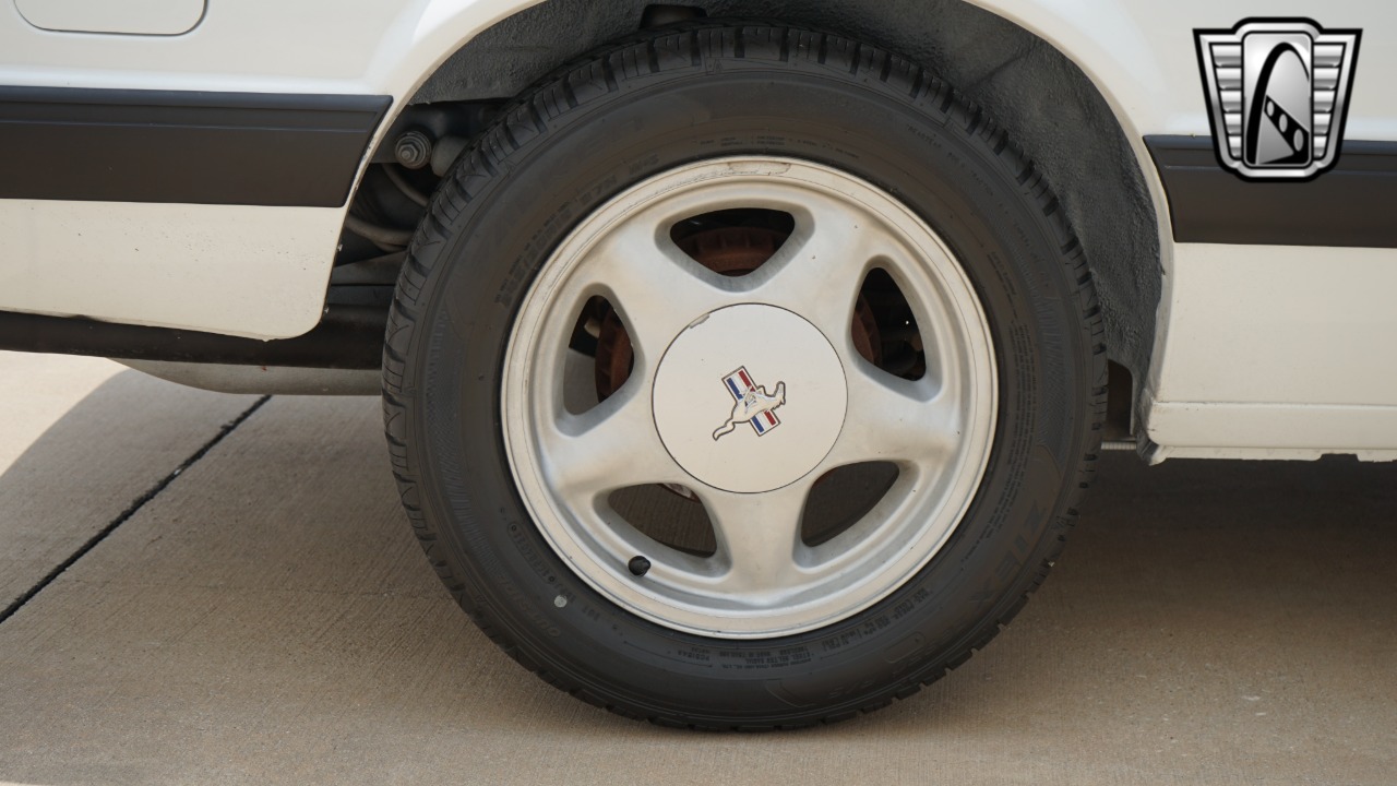 1987 Ford Mustang 9
