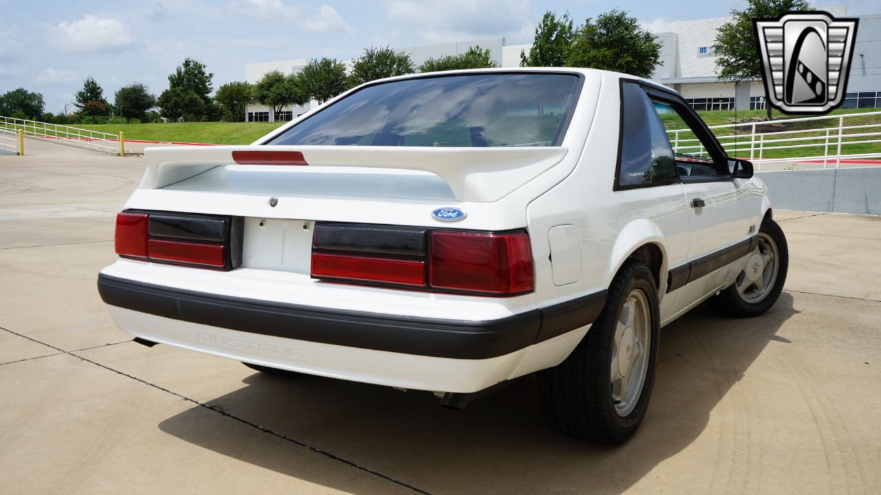 1987 Ford Mustang 33
