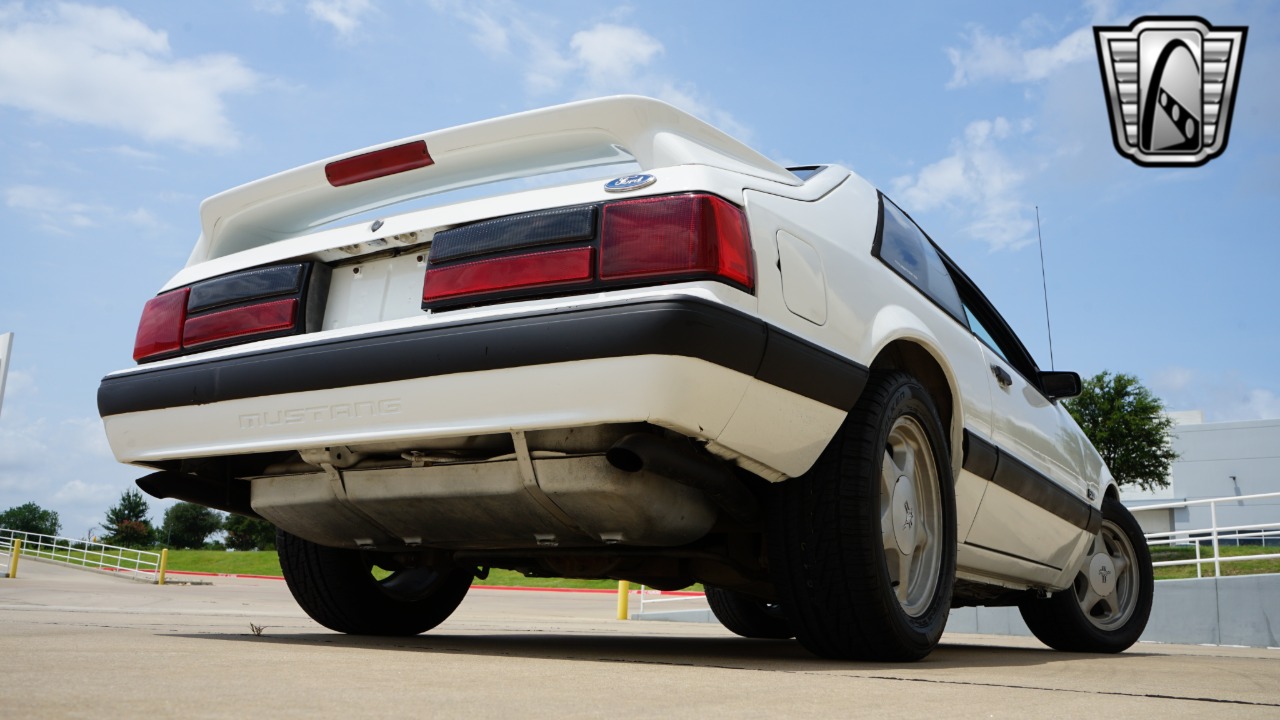 1987 Ford Mustang 34