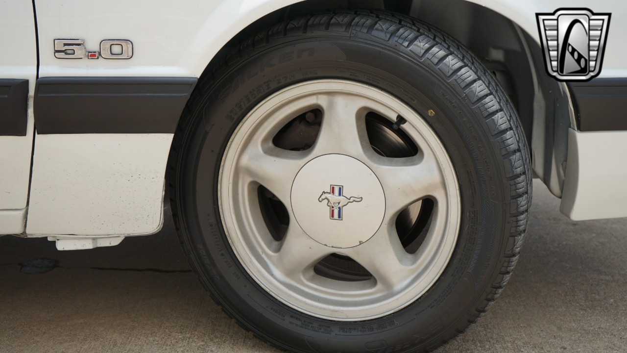 1987 Ford Mustang 10
