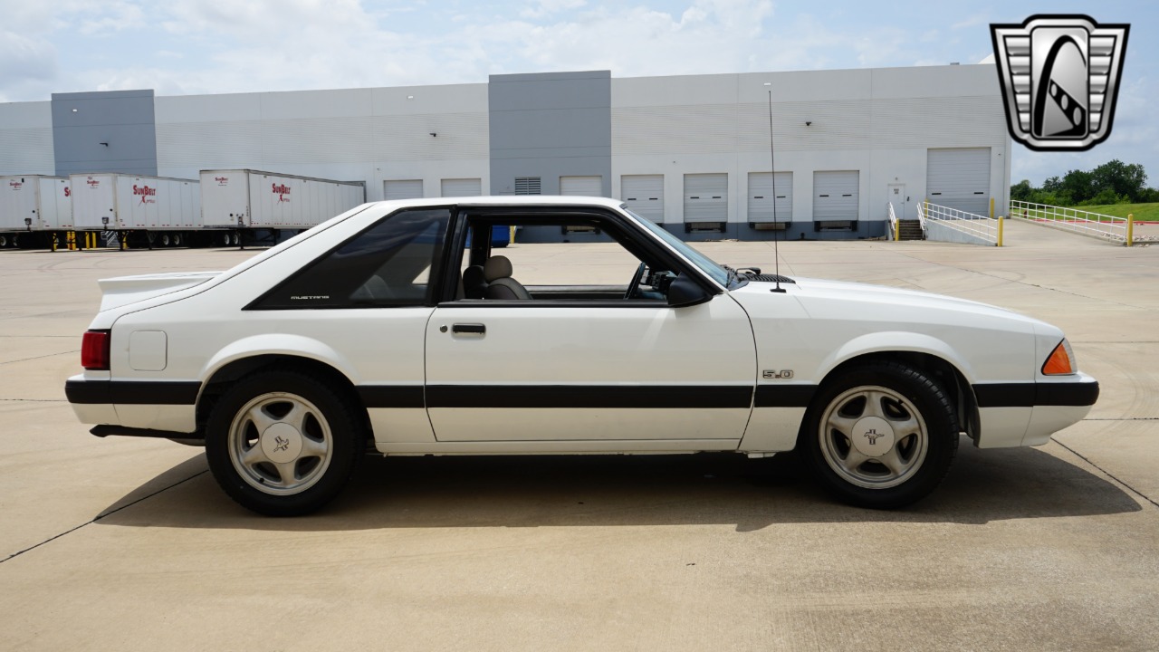 1987 Ford Mustang 5