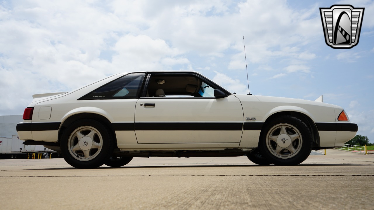 1987 Ford Mustang 36