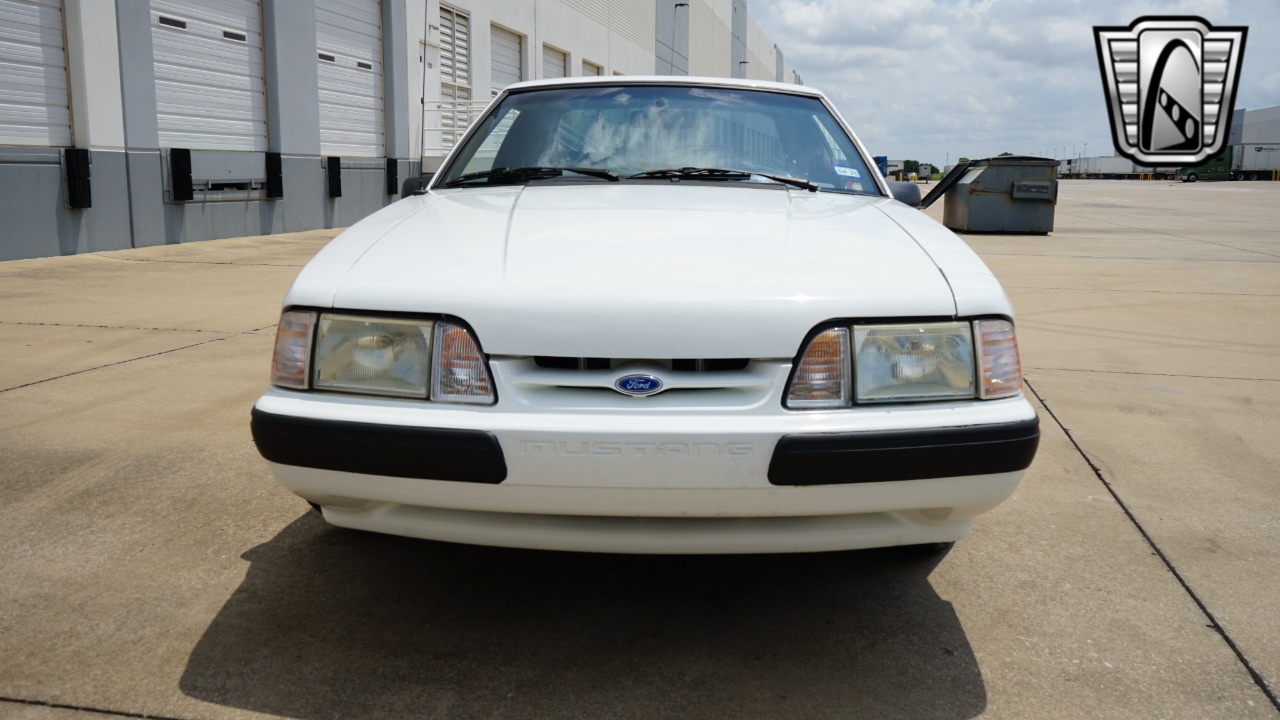 1987 Ford Mustang 40