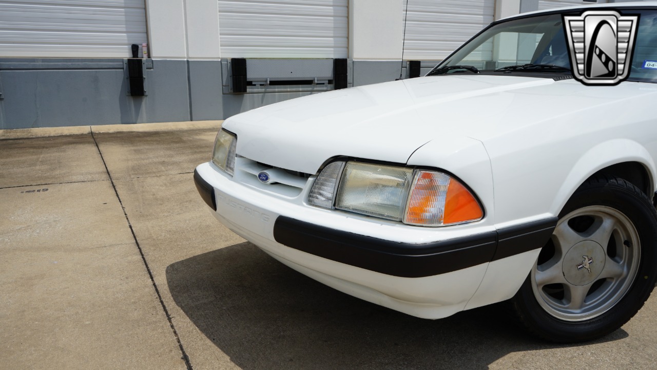 1987 Ford Mustang 42