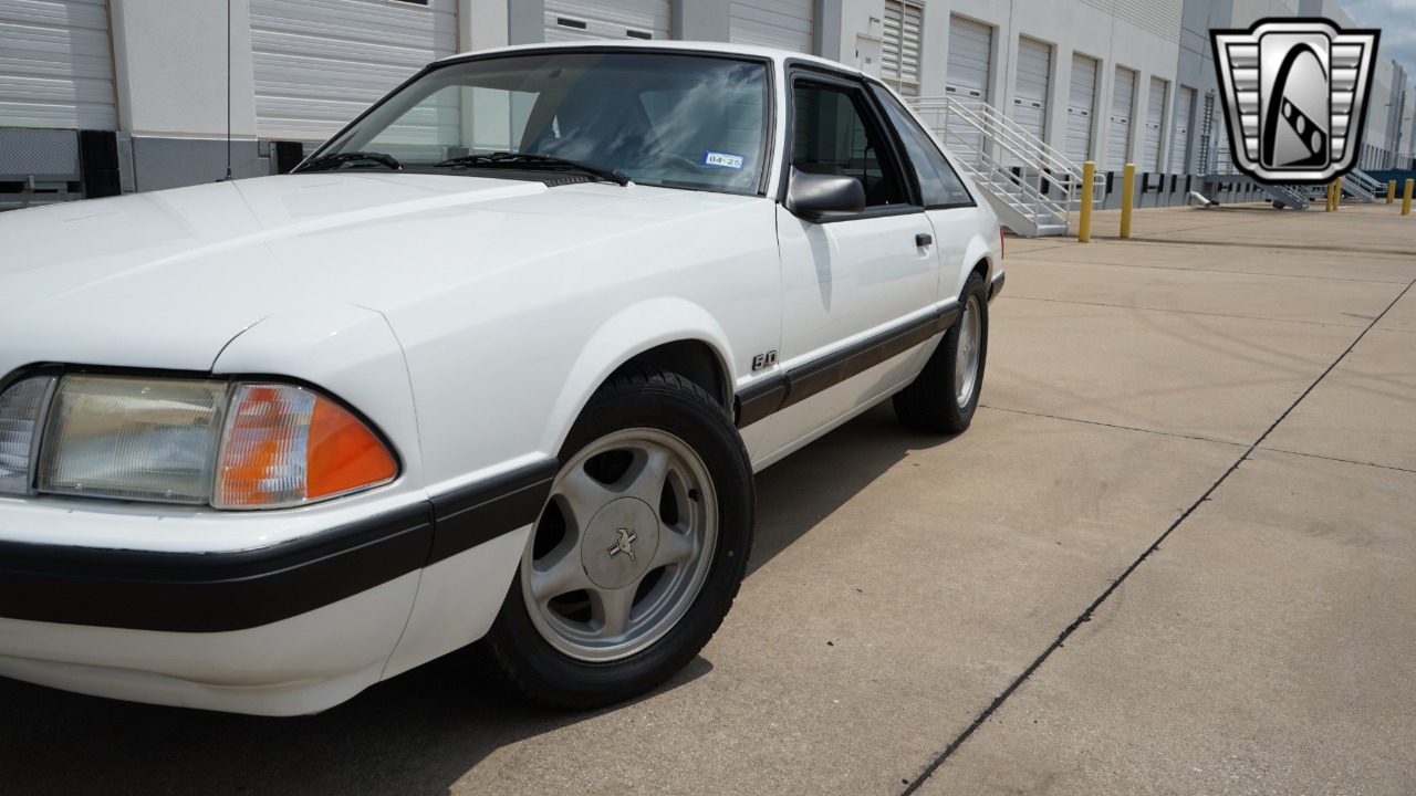 1987 Ford Mustang 43