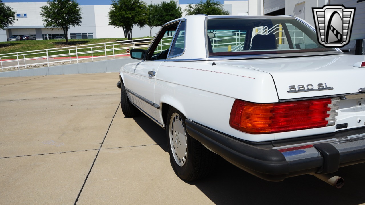 1989 Mercedes-Benz 560SL 48