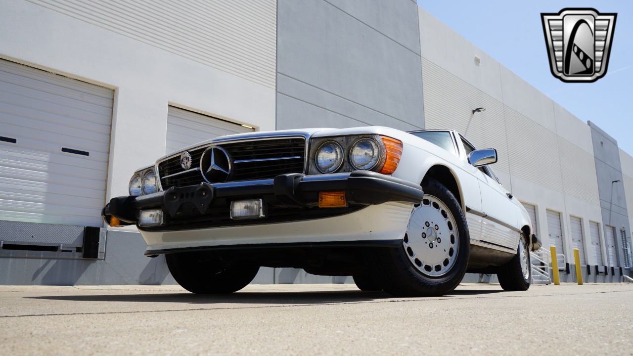 1989 Mercedes-Benz 560SL 27