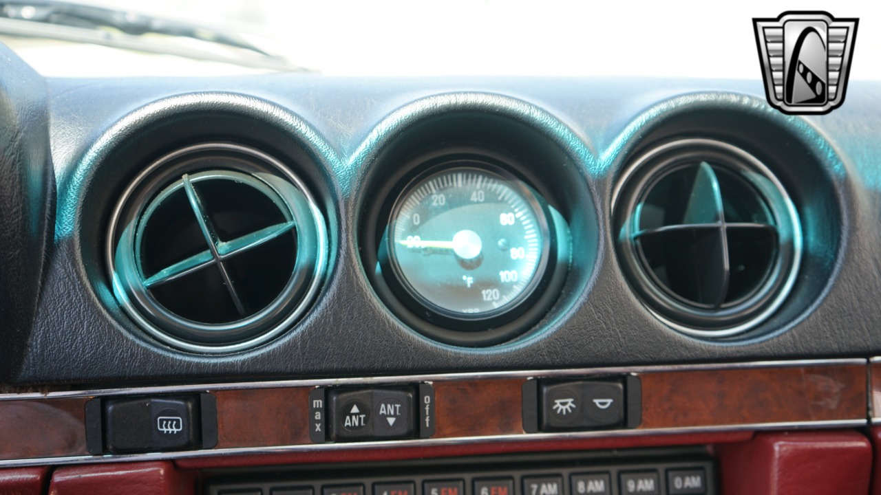 1989 Mercedes-Benz 560SL 19