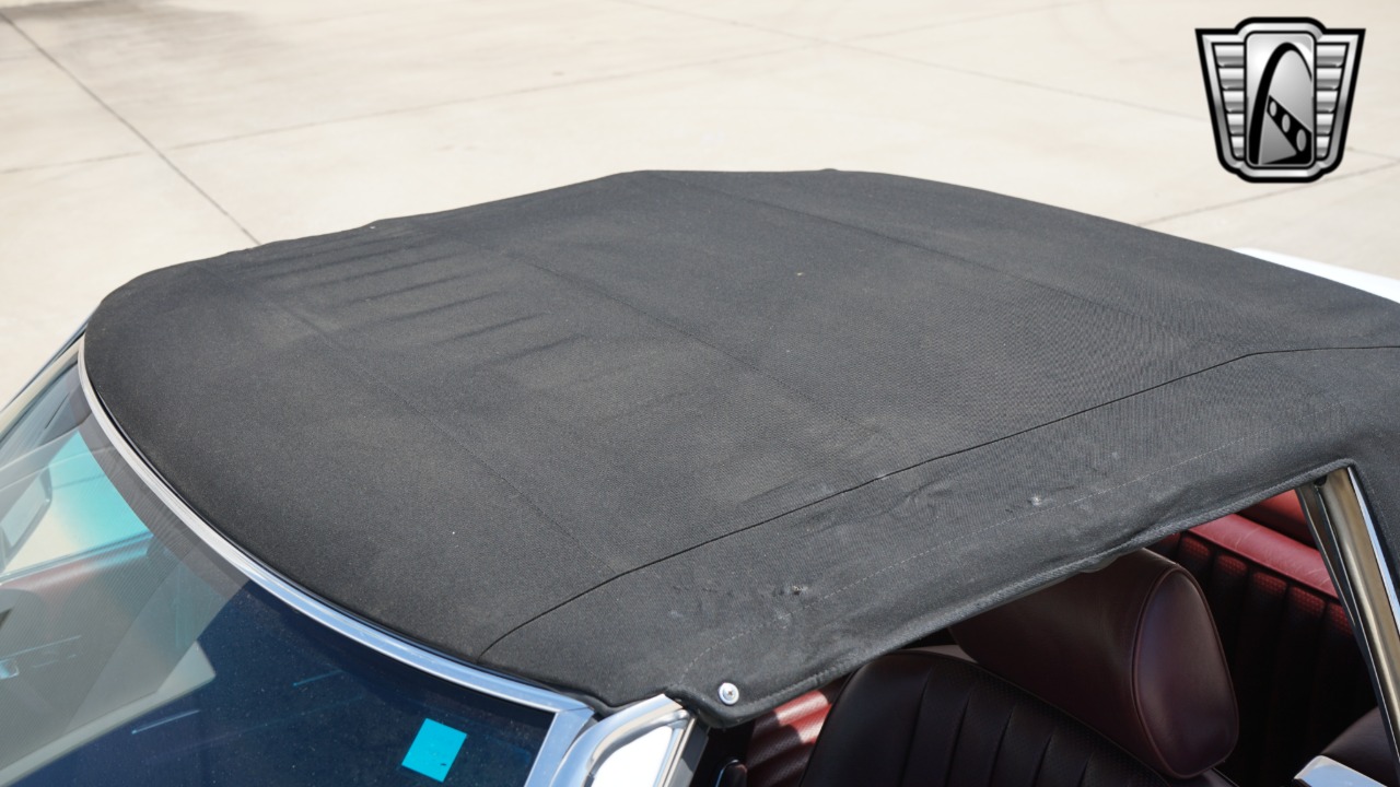 1989 Mercedes-Benz 560SL 24