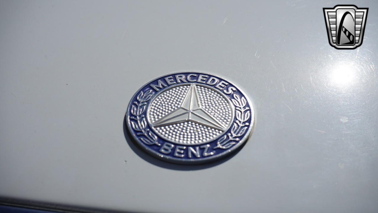 1989 Mercedes-Benz 560SL 77