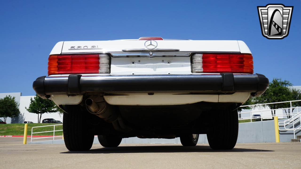 1989 Mercedes-Benz 560SL 34