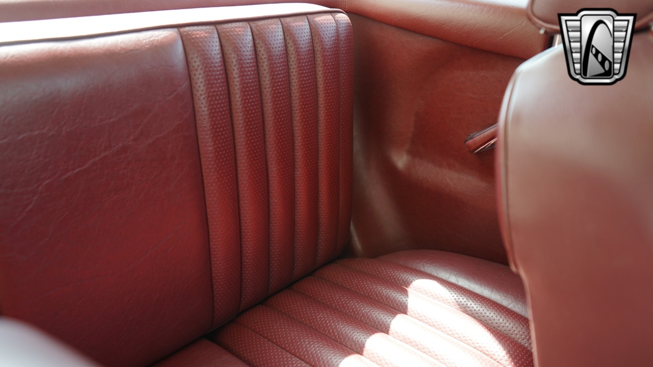 1989 Mercedes-Benz 560SL 21