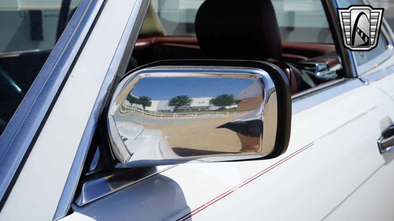 1989 Mercedes-Benz 560SL 79