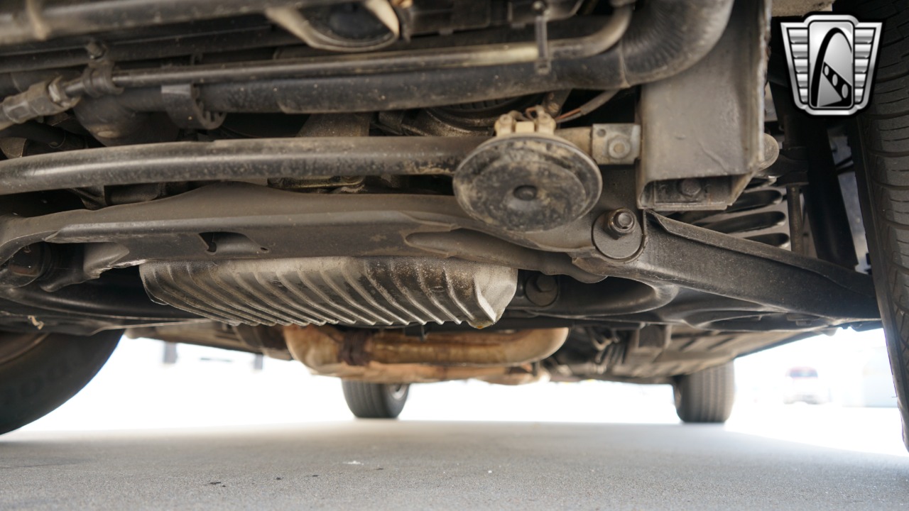 1989 Mercedes-Benz 560SL 22