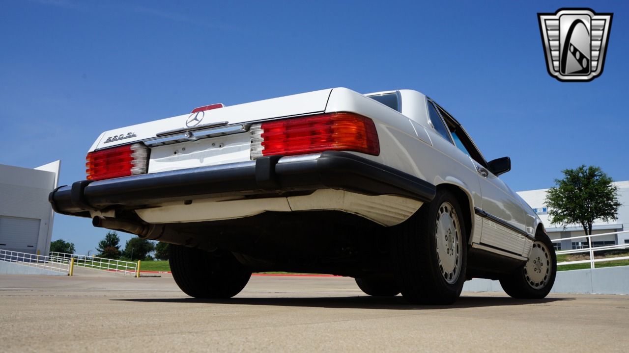 1989 Mercedes-Benz 560SL 37
