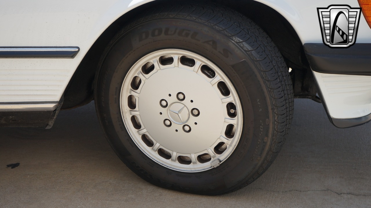 1989 Mercedes-Benz 560SL 10